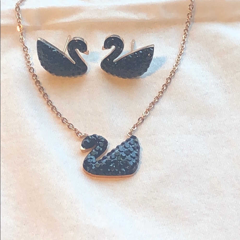 Black Swan Earring & Necklace Set w/ Swarovski